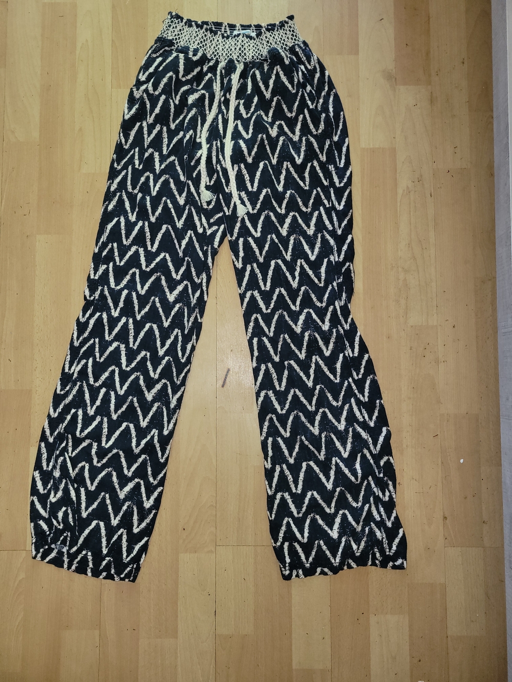 Smocked-Waist Wide Leg Pants in Navy & Cream Zigzag